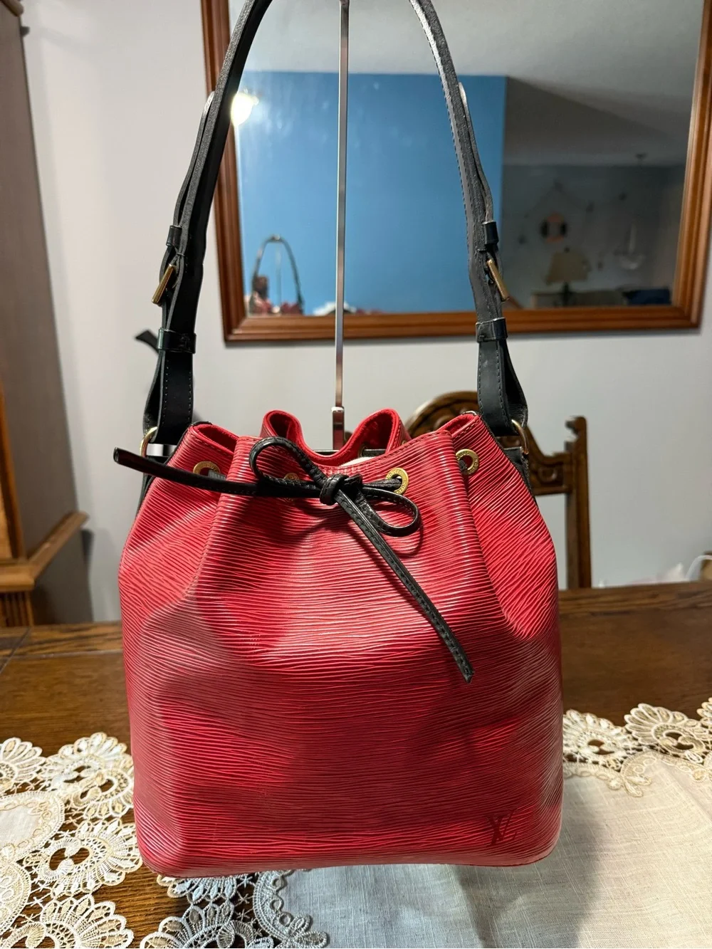 Louis Vuitton Noe PM Red and Black Epi Drawstring Bucket Bag - Picture 1 of 12
